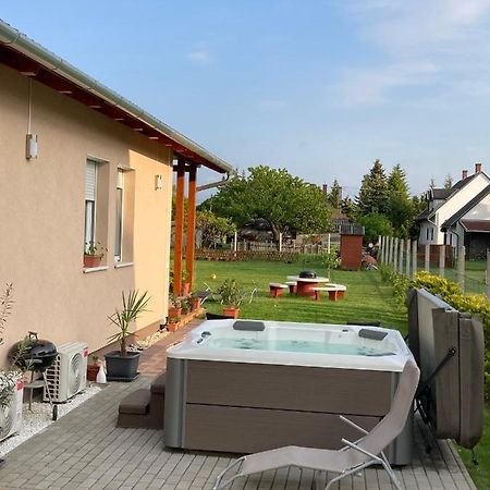 Konrad Apartman Villa Balatonmáriafürdő Екстериор снимка