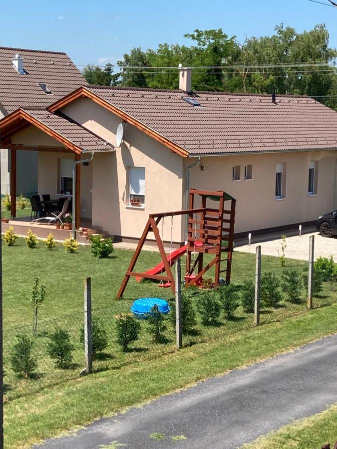 Konrad Apartman Villa Balatonmáriafürdő Екстериор снимка