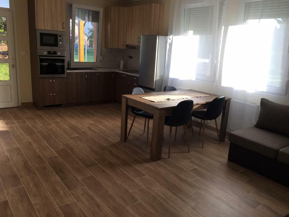Konrad Apartman Villa Balatonmáriafürdő Екстериор снимка